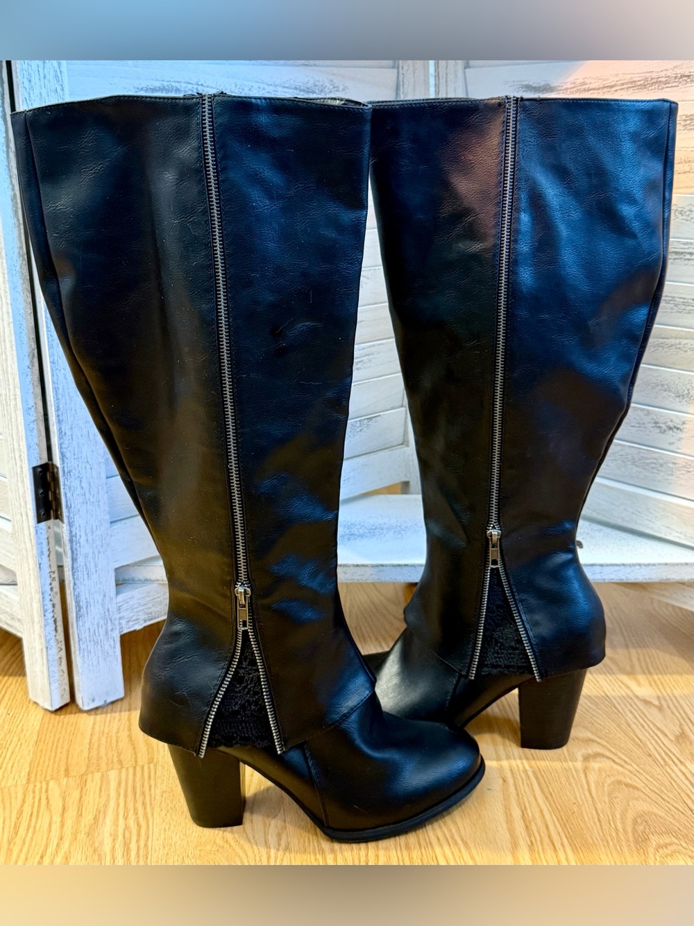 Torrid 8.5W WIDE CALF Knee High Black Boots Lace Gusset Block Heel NWOB Romantic